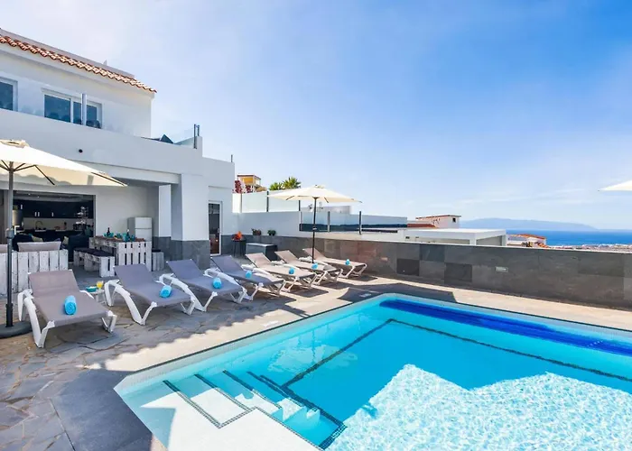 Del Conde By Вілла *