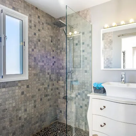 Del Conde By Вилла Адехе